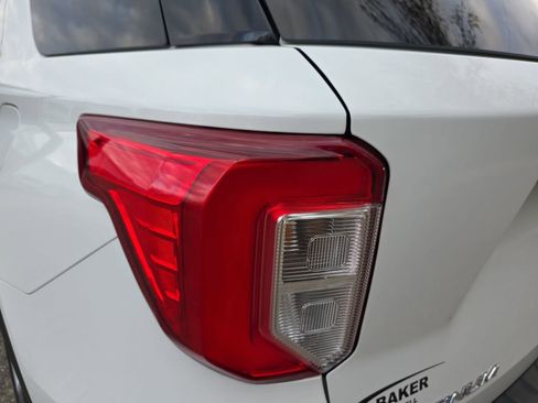 Used 2022 Ford Explorer Platinum w/ Equipment Group 601A image 37