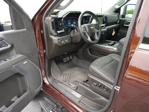 Certified 2024 Chevrolet Silverado 2500 LTZ w/ LTZ Convenience Package AWD/4WD image 13