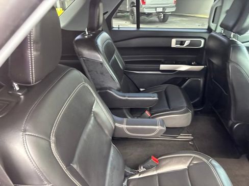 Used 2023 Ford Explorer XLT w/ Equipment Group 202A RWD image 11