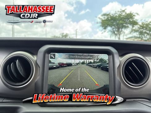 Used 2021 Jeep Gladiator Sport AWD/4WD image 26