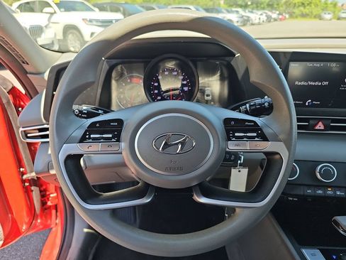 Used 2023 Hyundai Elantra SE w/ Cargo Package FWD image 17