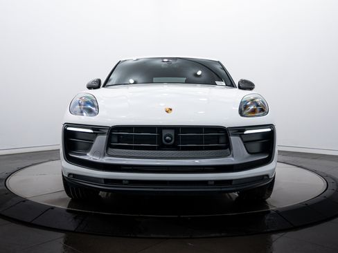 Certified 2023 Porsche Macan Turbo image 10