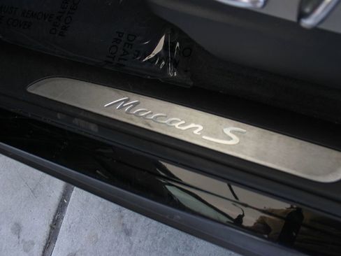 Used 2017 Porsche Macan S image 33