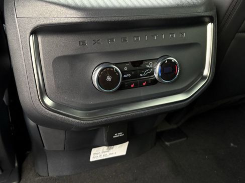 New 2026 Ford Expedition Max Platinum w/ Stealth Appearance Package image 21