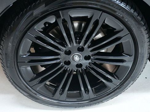 Used 2023 Land Rover Range Rover SE image 20