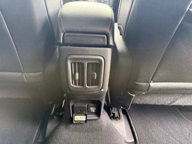 Used 2017 Jeep Compass Limited w/ Navigation Group AWD/4WD image 16