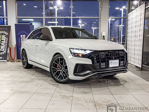 Used 2023 Audi SQ8 Premium Plus w/ Executive Package image 3