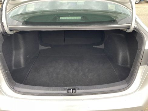 Used 2024 Toyota Corolla LE image 29