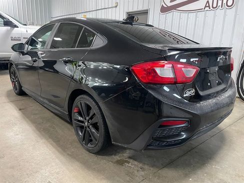 Used 2018 Chevrolet Cruze LT image 3