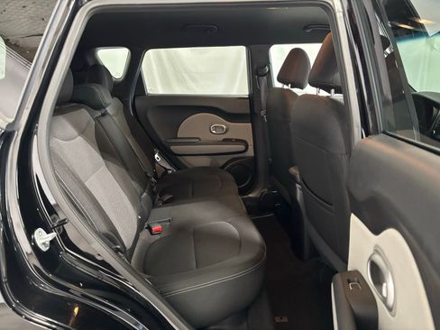 Used 2019 Kia Soul + image 14