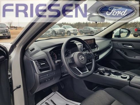 Used 2024 Nissan Rogue SV image 14