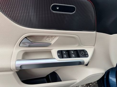 Certified 2022 Mercedes-Benz GLB 250 4MATIC image 10