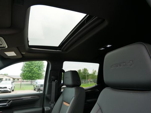 New 2026 GMC Sierra 1500 AT4 w/ AT4 Premium Package AWD/4WD image 18