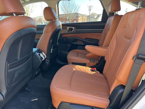 Used 2023 Kia Sorento SX Prestige image 24