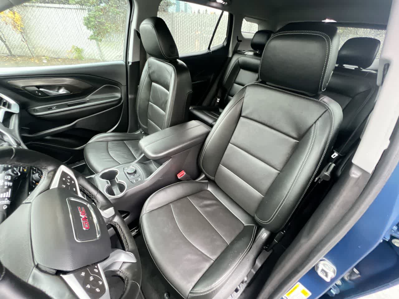 Used 2024 GMC Terrain SLT AWD/4WD image 11