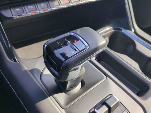 Used 2024 GMC Sierra 1500 AT4X image 19