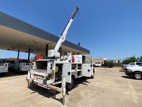Used 2011 Ford F550 2WD Regular Cab Super Duty w/ Payload Upgrade Pkg image 35
