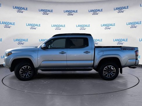 Used 2022 Toyota Tacoma TRD Sport w/ Technology Package AWD/4WD image 10