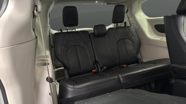 Used 2024 Chrysler Pacifica Limited FWD image 25