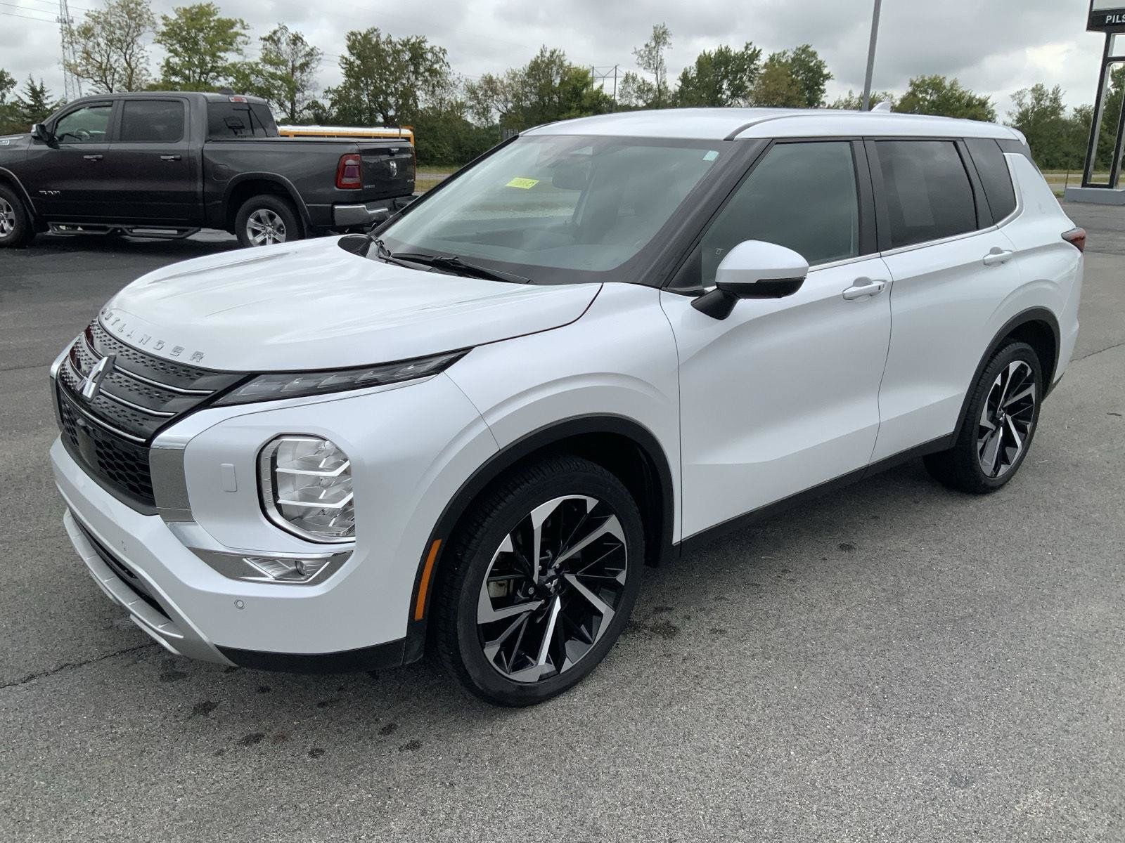 Used 2024 Mitsubishi Outlander SE AWD/4WD image 4