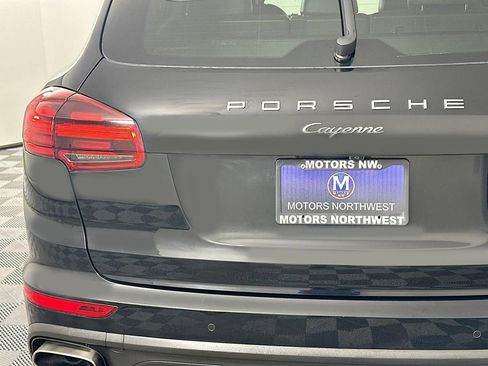 Used 2017 Porsche Cayenne Platinum Edition image 13