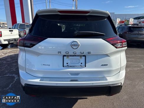 Certified 2025 Nissan Rogue SV image 6