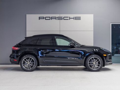 Certified 2026 Porsche Macan AWD/4WD image 8
