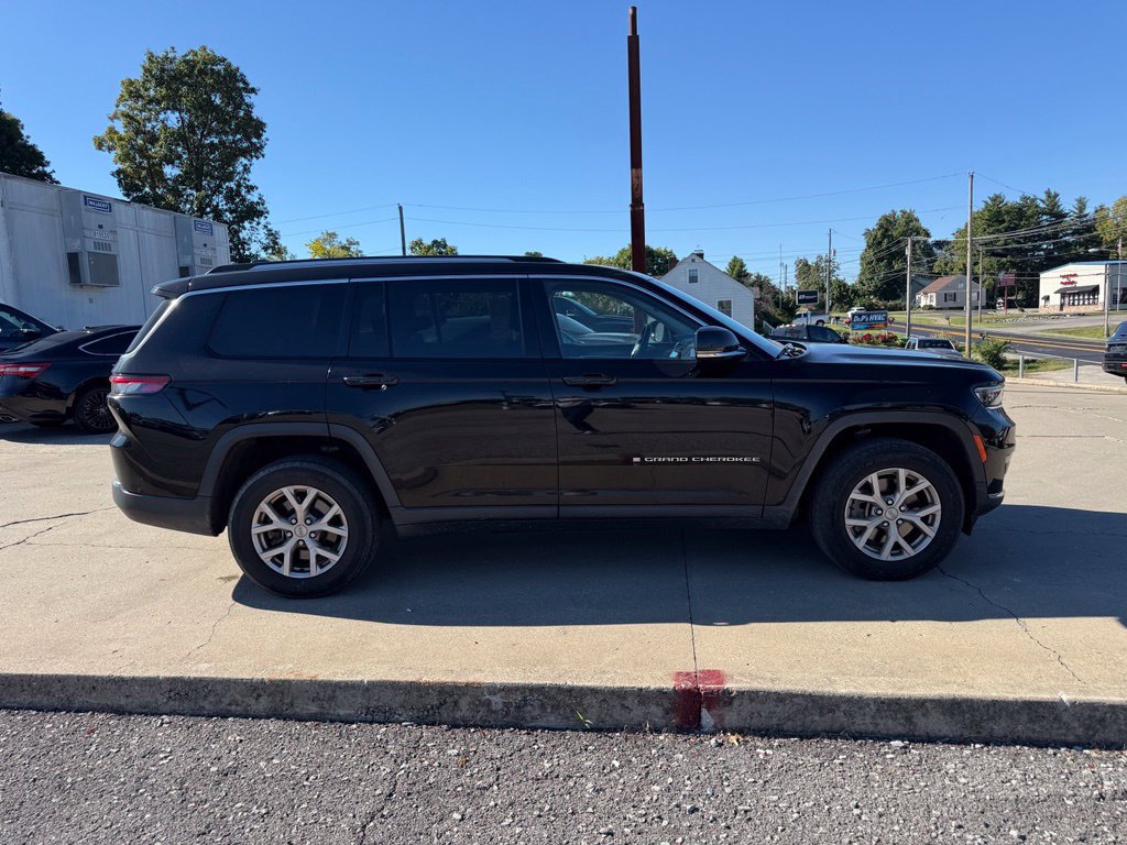 Used 2022 Jeep Grand Cherokee L Limited AWD/4WD image 5