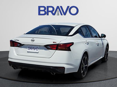 Used 2024 Nissan Altima 2.5 SR FWD image 4
