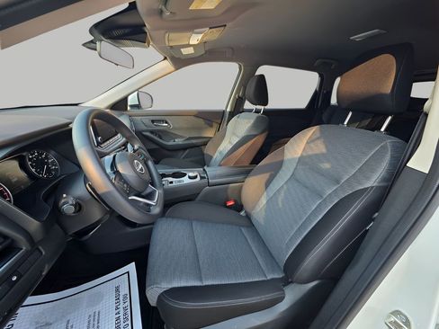 Used 2023 Nissan Rogue SV image 18