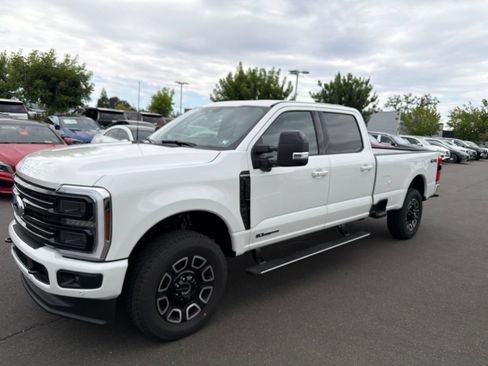 Used 2025 Ford F350 Platinum AWD/4WD image 2