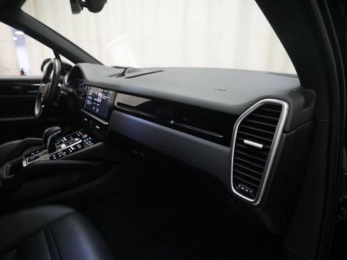 Used 2020 Porsche Cayenne S AWD/4WD image 26