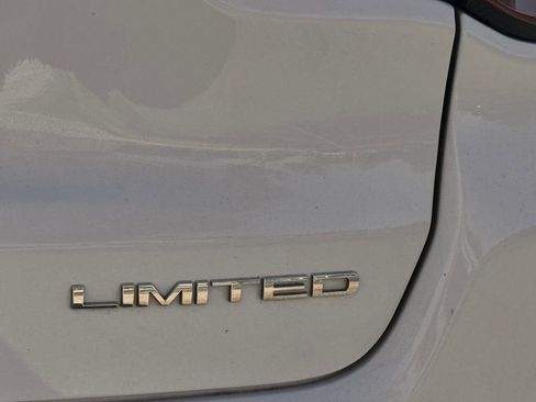 Used 2024 Jeep Compass Limited image 12