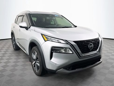 Used 2021 Nissan Rogue SL w/ Premium Package image 3