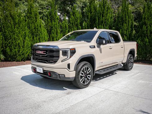 Used 2023 GMC Sierra 1500 AT4 w/ AT4 Premium Package AWD/4WD image 5
