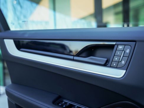 New 2026 Porsche Cayenne E-Hybrid image 19