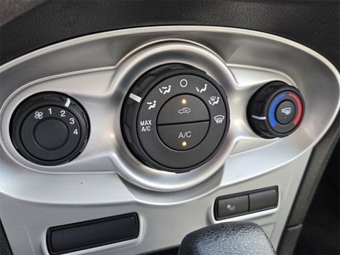 Used 2018 Ford Fiesta SE image 20