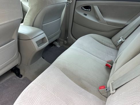 Used 2011 Toyota Camry LE image 26