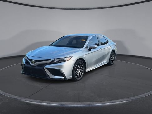 Certified 2024 Toyota Camry SE FWD image 4