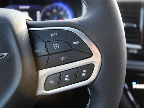 New 2026 Chrysler Pacifica Select image 15