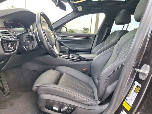 Used 2023 BMW 530i 530i w/ Premium Package image 11