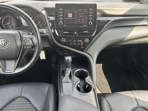 Used 2021 Toyota Camry SE FWD image 12