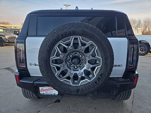 Used 2025 GMC Hummer EV 3X image 9