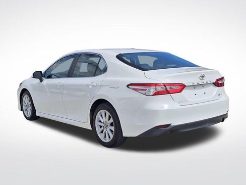 Used 2018 Toyota Camry LE FWD image 31