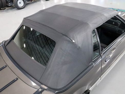 Used 1990 Ford Mustang GT RWD image 6