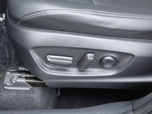 Certified 2022 Toyota Corolla Cross XLE w/ Convenience Package image 12