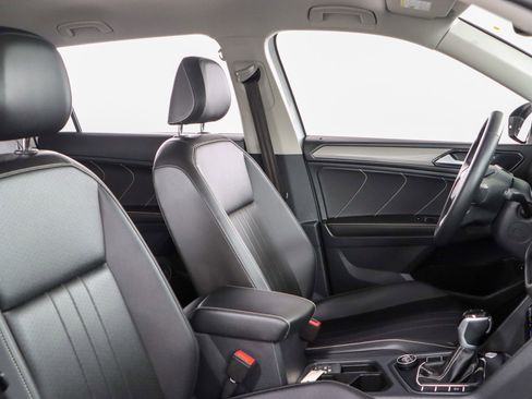 Used 2024 Volkswagen Tiguan SE image 26