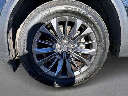 Certified 2025 MAZDA CX-70 3.3 Turbo w/ Preferred Package image 8