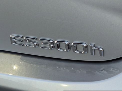 Certified 2025 Lexus ES 300h 300h image 9