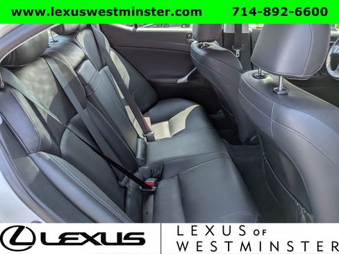 Used 2011 Lexus IS 250 w/ Premium Pkg Value Edition RWD image 7